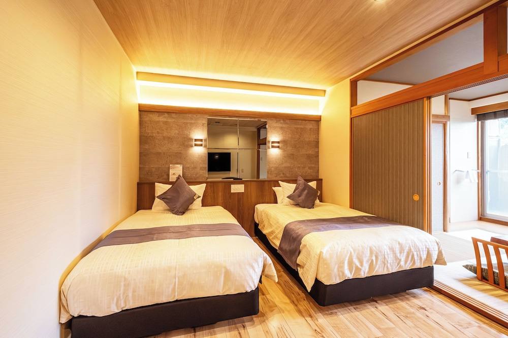 [洋モダン和洋室] 40平米＋テラス6平米　信楽焼露天風呂 禁煙 客室6 | リブマックスリゾート伊豆大川