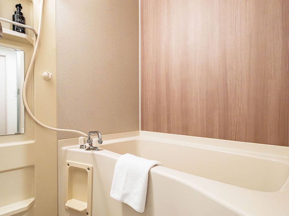 [洋モダン洋室] 40平米＋テラス11平米 信楽焼露天風呂 禁煙 客室5 | リブマックスリゾート伊豆大川