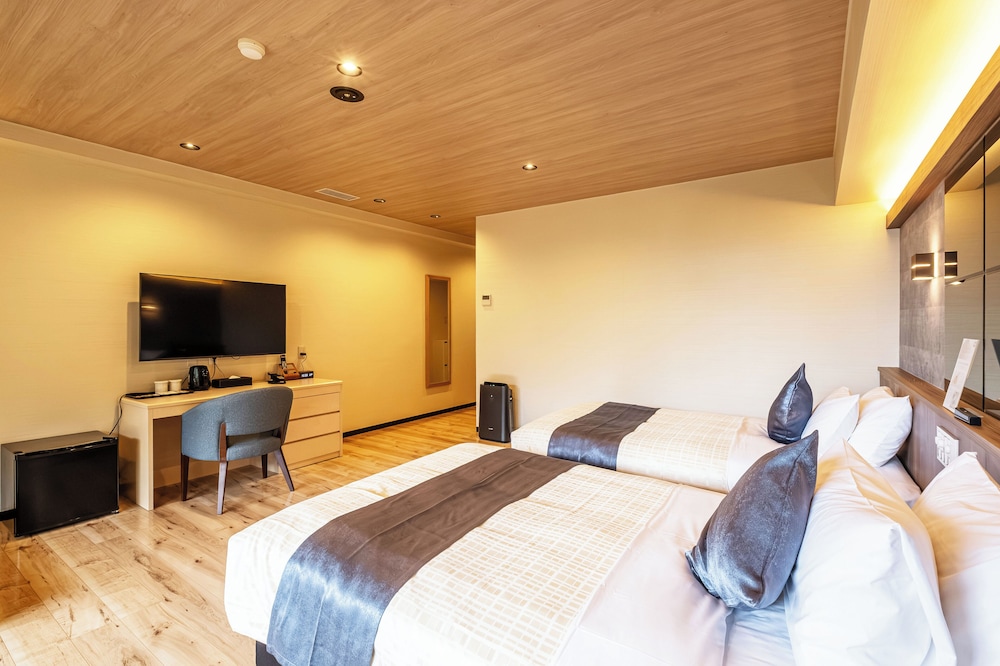 [洋モダン洋室] 40平米＋テラス11平米 信楽焼露天風呂 禁煙 客室8 | リブマックスリゾート伊豆大川