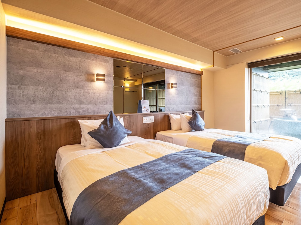 [洋モダン洋室] 40平米＋テラス11平米 信楽焼露天風呂 禁煙 客室2 | リブマックスリゾート伊豆大川