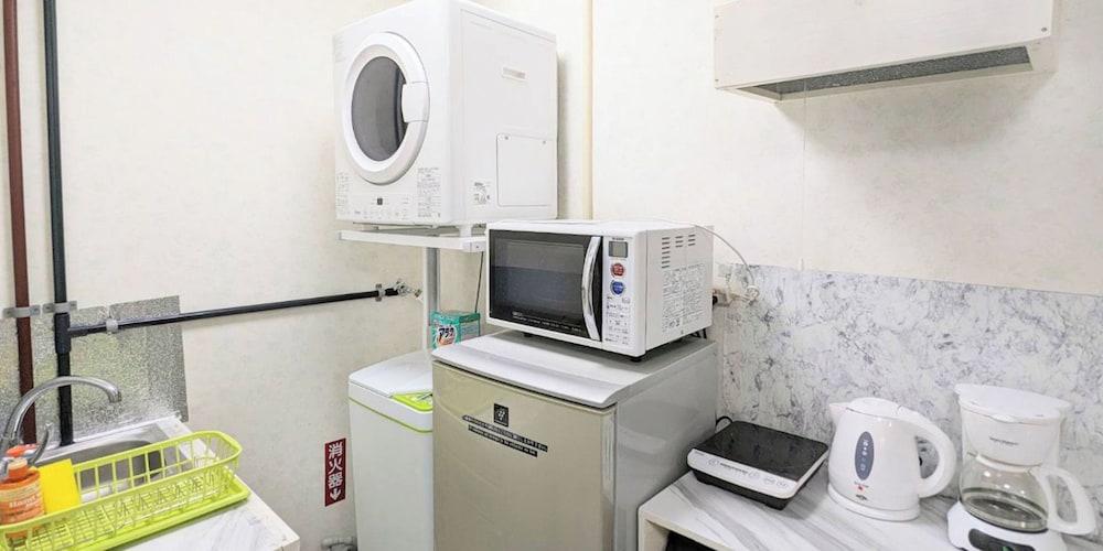 ベーシック ツインルーム 禁煙 客室の設備とサービス1 | アベニュー コザ ホテル