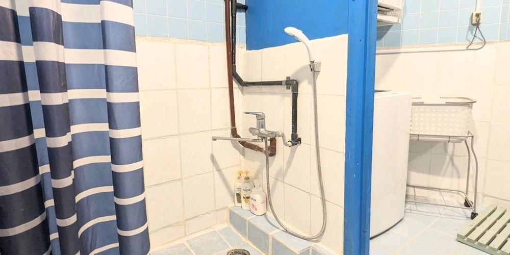 ファミリー ルーム 禁煙 バスルーム2 | アベニュー コザ ホテル