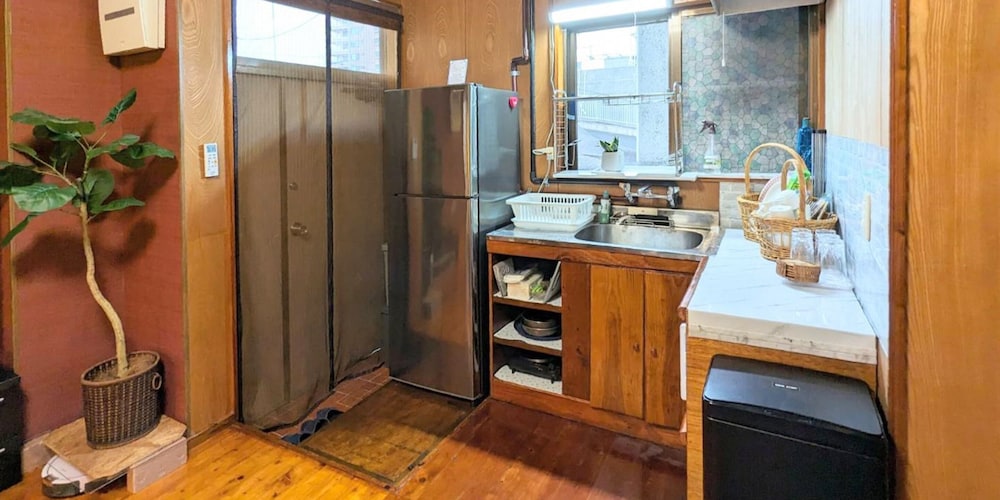 ファミリー ルーム 禁煙 専用キッチン3 | アベニュー コザ ホテル