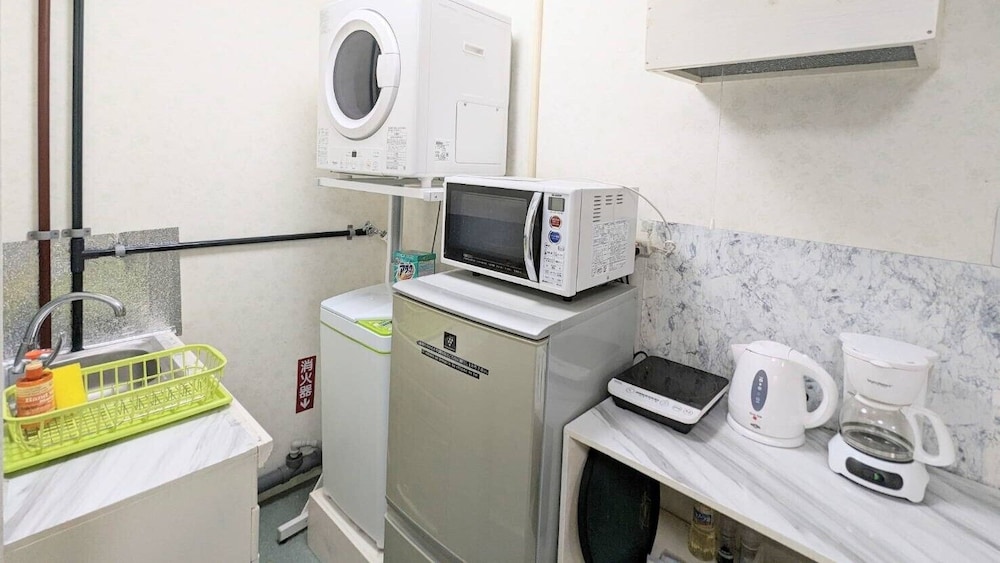 ベーシック ツインルーム 禁煙 専用キッチン0 | アベニュー コザ ホテル