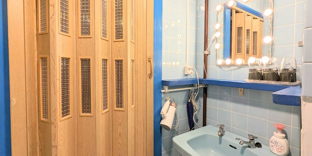 ファミリー ルーム 禁煙 バスルーム3 | アベニュー コザ ホテル