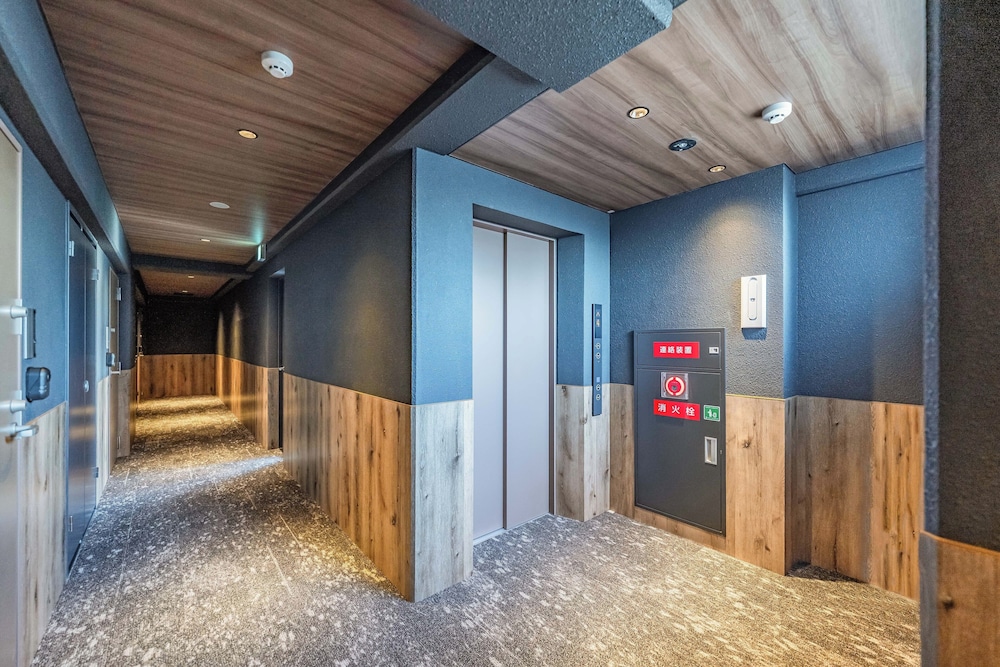 エレベーター1 | Apartment Hotel 11 Nippombashi