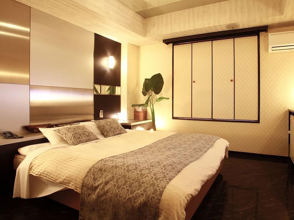 デラックス ダブルルーム 客室3 | HOTEL SOLA – 大人限定