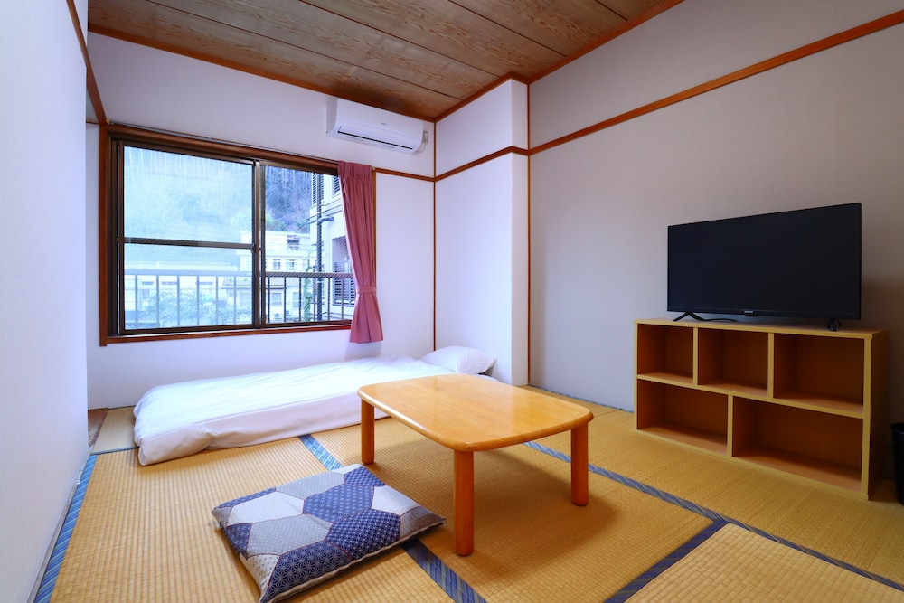 昔ながらの和室6畳 (BTなし) 禁煙 客室1 | 湯治の宿 妙見館