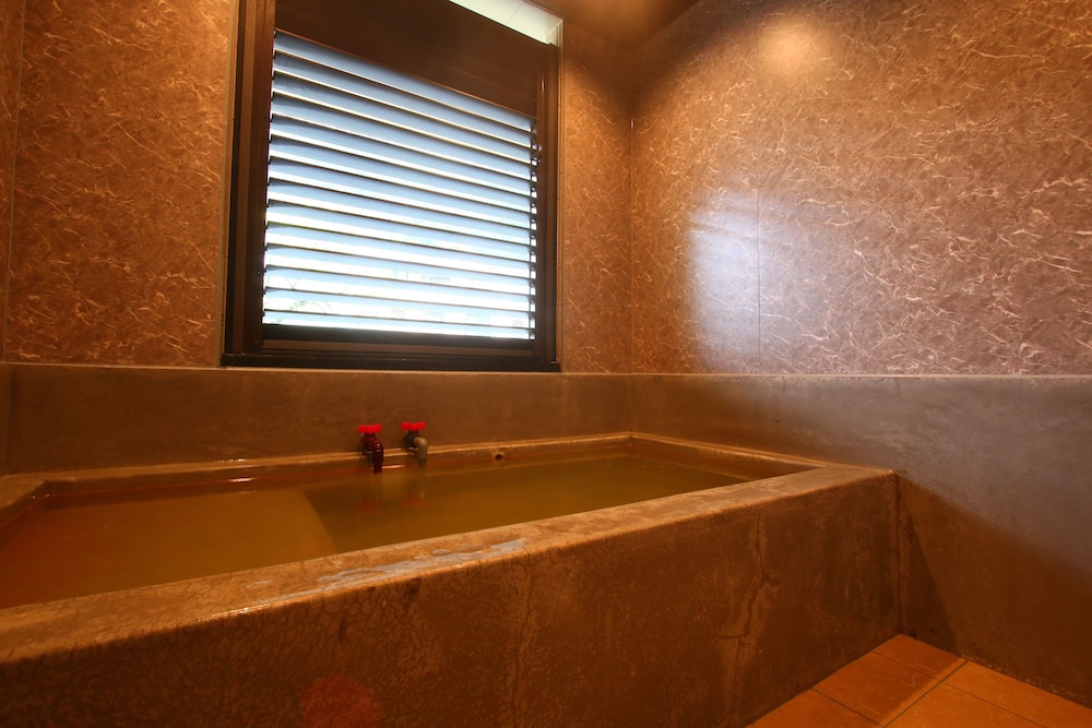 ファミリー ルーム 禁煙 リバービュー バスルーム0 | 湯治の宿 妙見館