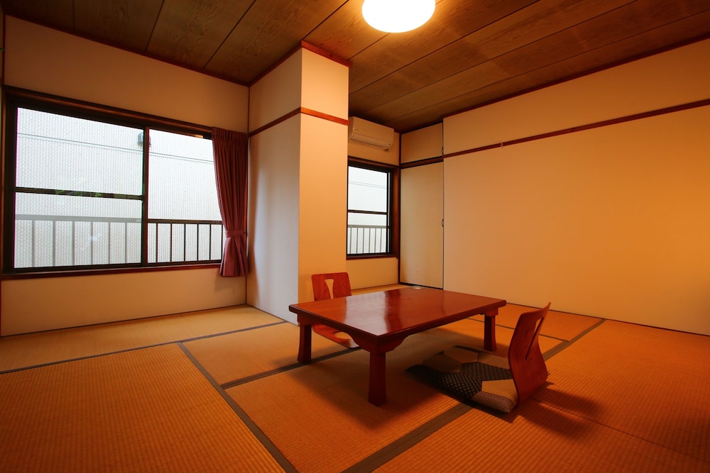 昔ながらの和室6畳 (BTなし) 禁煙 | 湯治の宿 妙見館