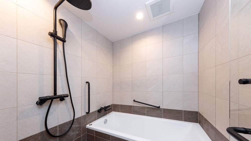 [GRAND OPEN] シグネチャーファミリー 2～4名利用 禁煙 バスルーム3 | HANARE by Tokyu Stay Kyoto Sanjo