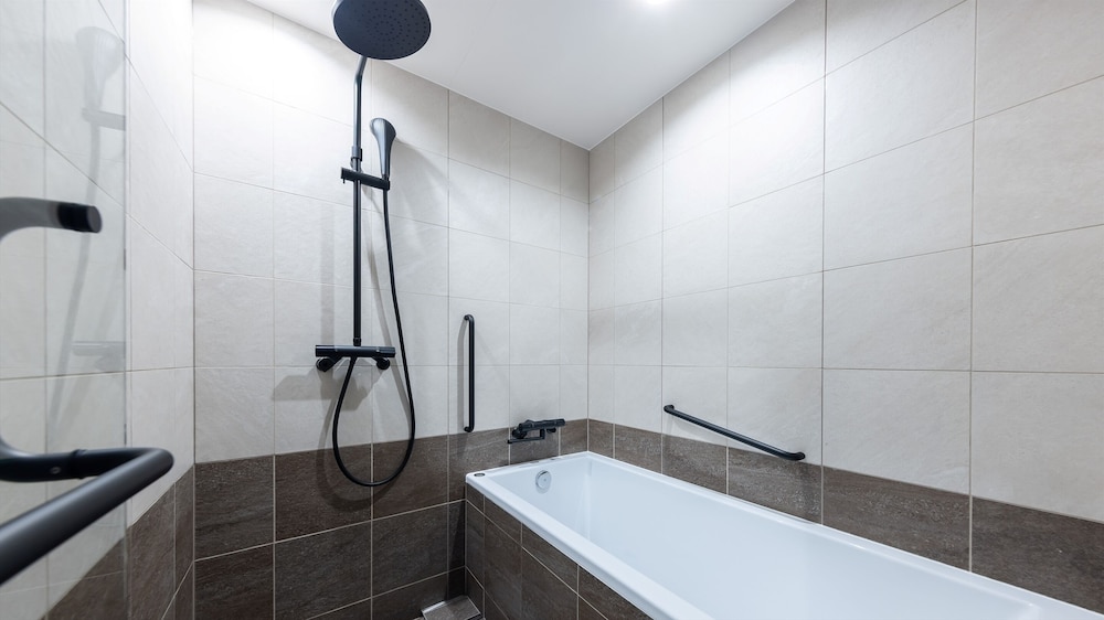 [GRAND OPEN] ツイン 2名利用 禁煙 バスルーム3 | HANARE by Tokyu Stay Kyoto Sanjo