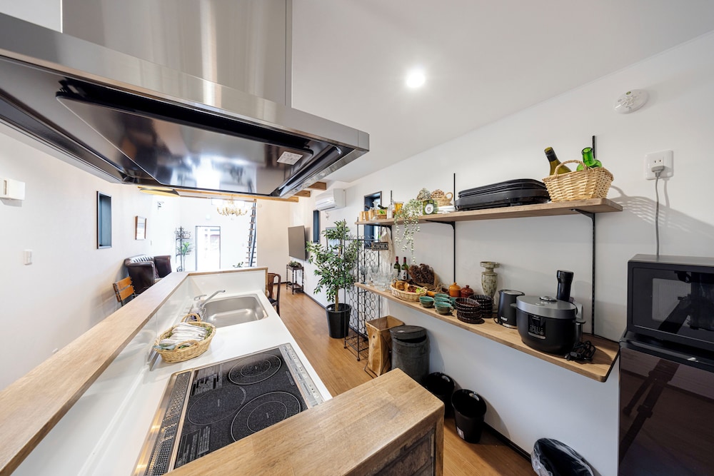 ハウス 専用キッチン0 | アンティークス岐阜駅東