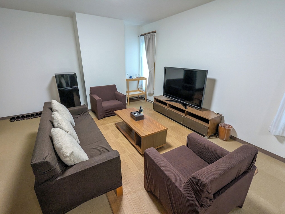 デラックス ルーム 6 ベッドルーム 禁煙 客室2 | 富士たから荘　旭日館