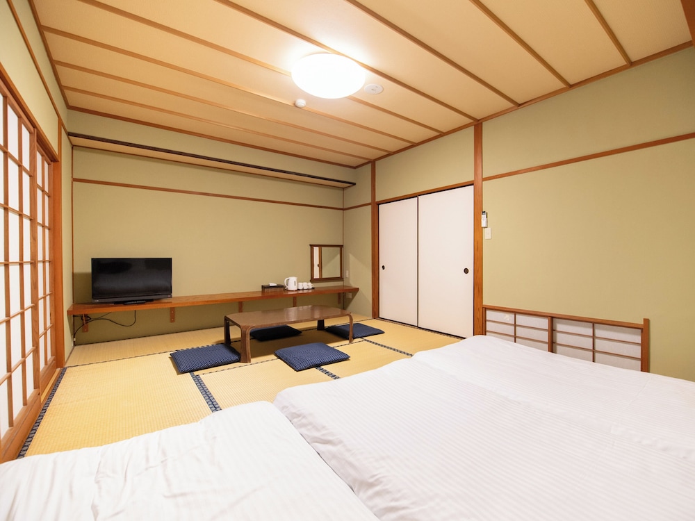 和風トリプルルーム 禁煙 客室3 | 富士たから荘 旭日館