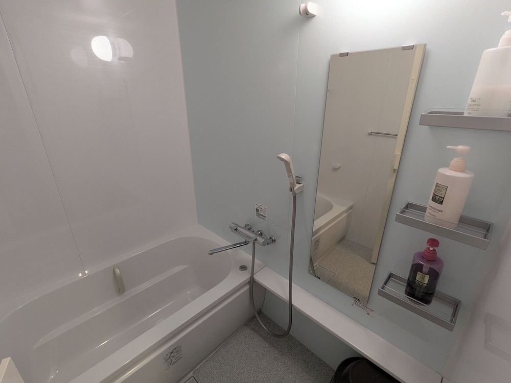 デラックス ルーム 6 ベッドルーム 禁煙 バスルーム1 | 富士たから荘　旭日館