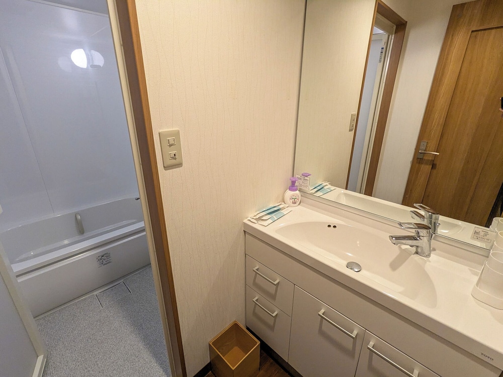 デラックス ルーム 6 ベッドルーム 禁煙 バスルーム0 | 富士たから荘　旭日館