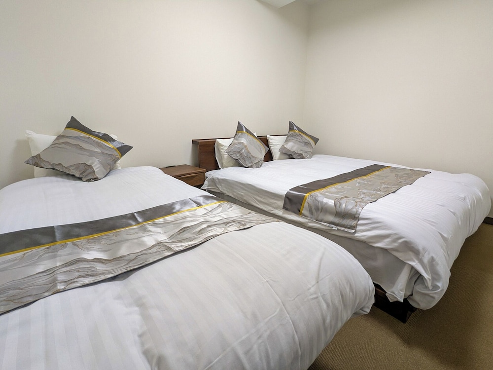 デラックス ルーム 6 ベッドルーム 禁煙 客室1 | 富士たから荘　旭日館