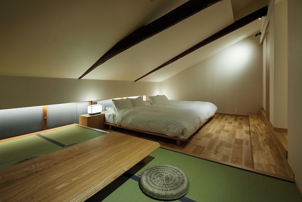 スーペリア ツインルーム ダブルベッド 2 台 客室3 | Enso Machiya