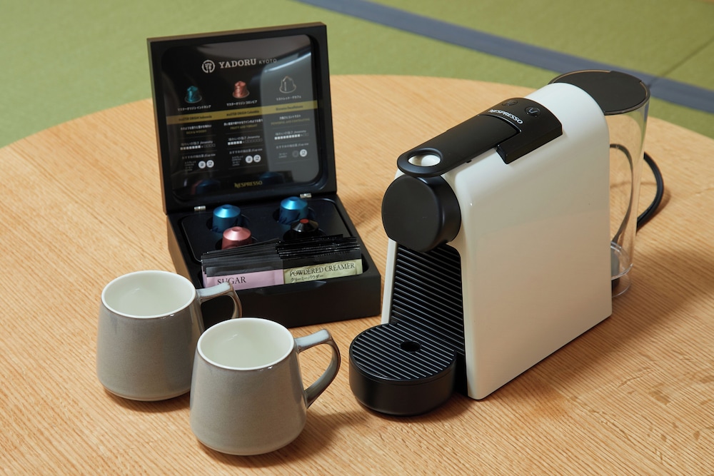 プレミア スイート ダブルベッド 2 台 ガーデンビュー 客室の設備とサービス7 | Enso Machiya