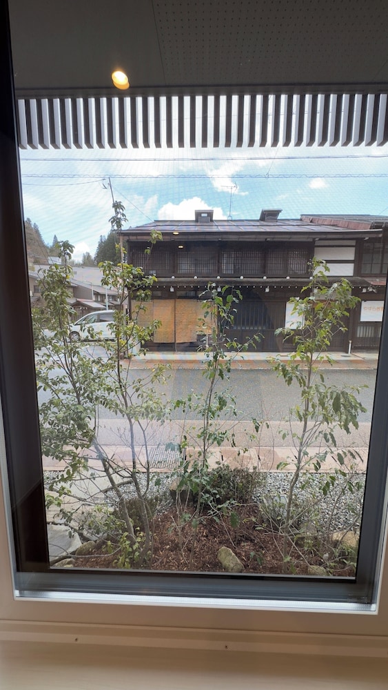 ヴィラ ガーデンビュー 客室7 | 葵スイート高山