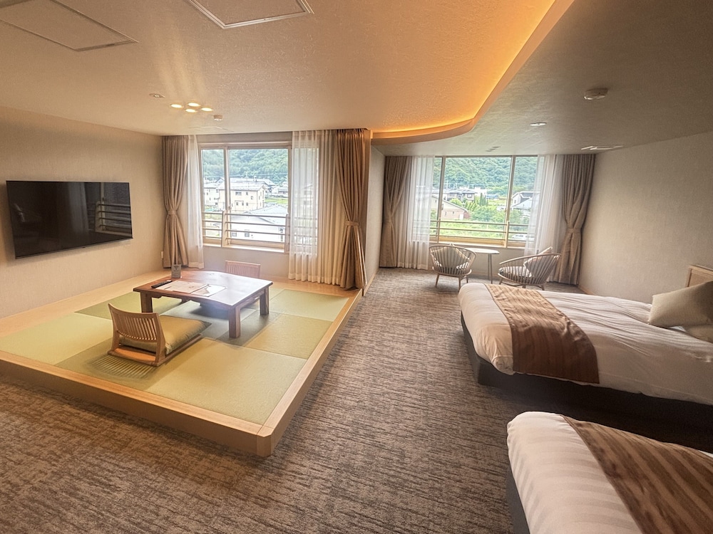 ラグジュアリー ツインルーム 客室5 | 富士山と河口湖とホテル風鈴