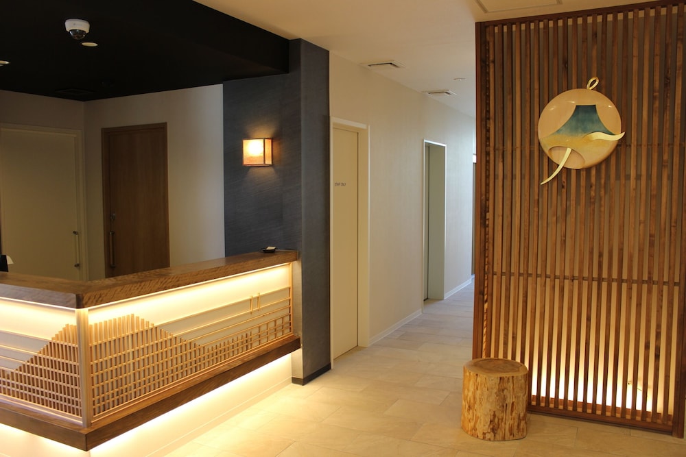 フロント1 | 富士山と河口湖とホテル風鈴