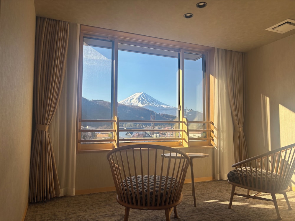 ラグジュアリー ツインルーム 客室4 | 富士山と河口湖とホテル風鈴