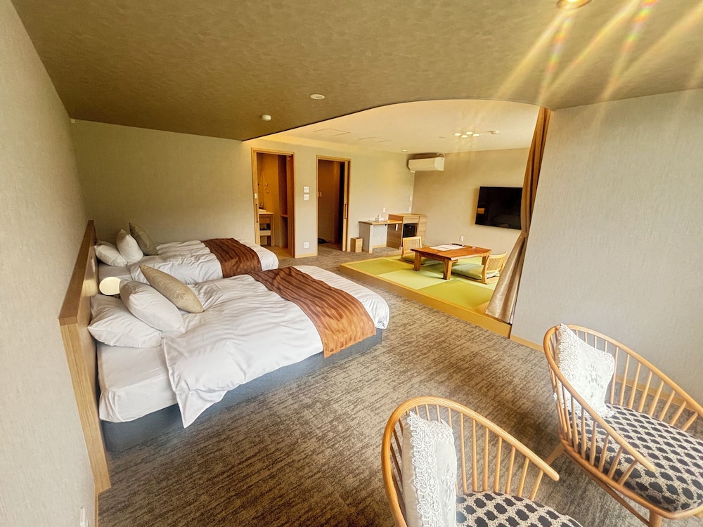 ラグジュアリー ツインルーム 客室2 | 富士山と河口湖とホテル風鈴