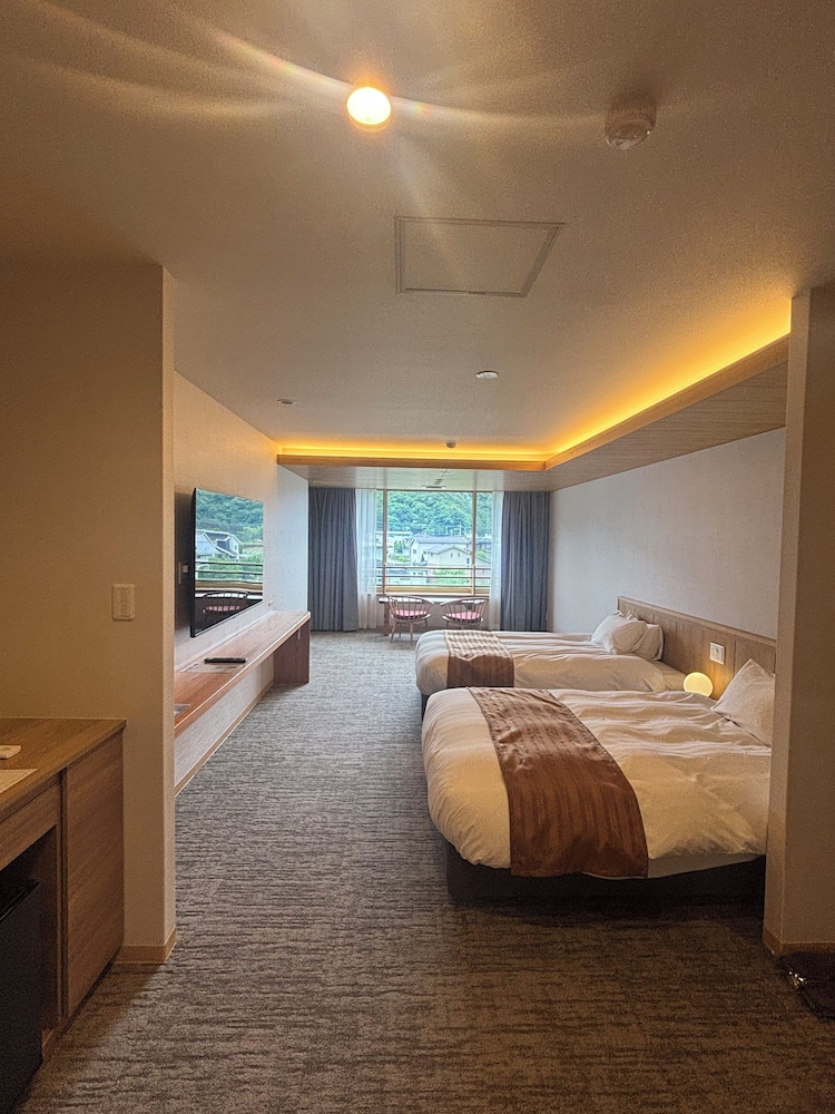 ベーシック ツインルーム マウンテンビュー 客室2 | 富士山と河口湖とホテル風鈴