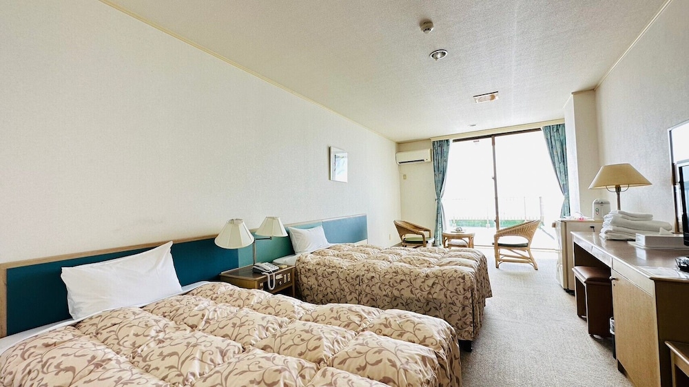 スタンダード トリプルルーム バルコニー オーシャンビュー | 美らなリゾートもとぶ