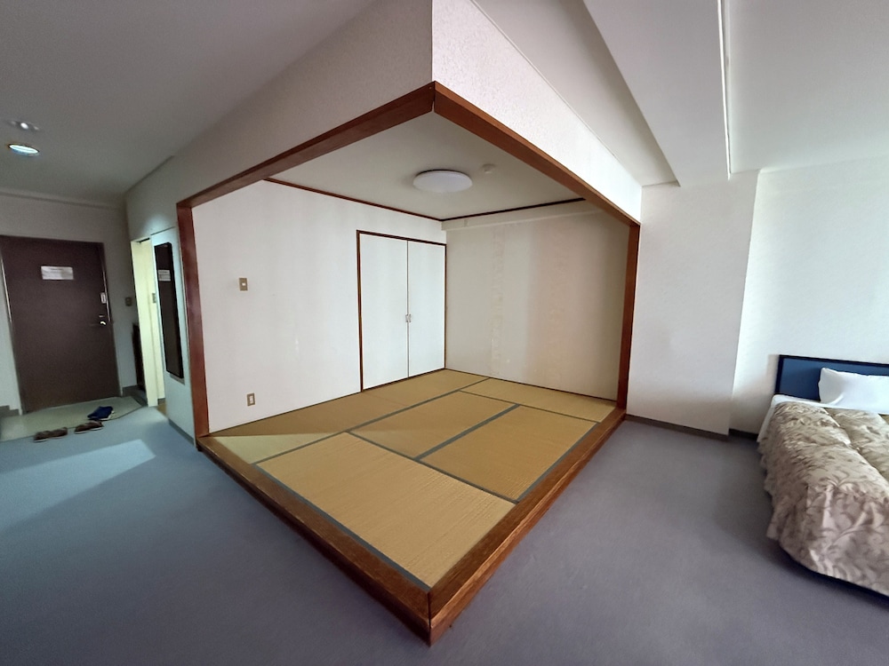 スタンダード ルーム バルコニー オーシャンビュー 客室1 | 美らなリゾートもとぶ