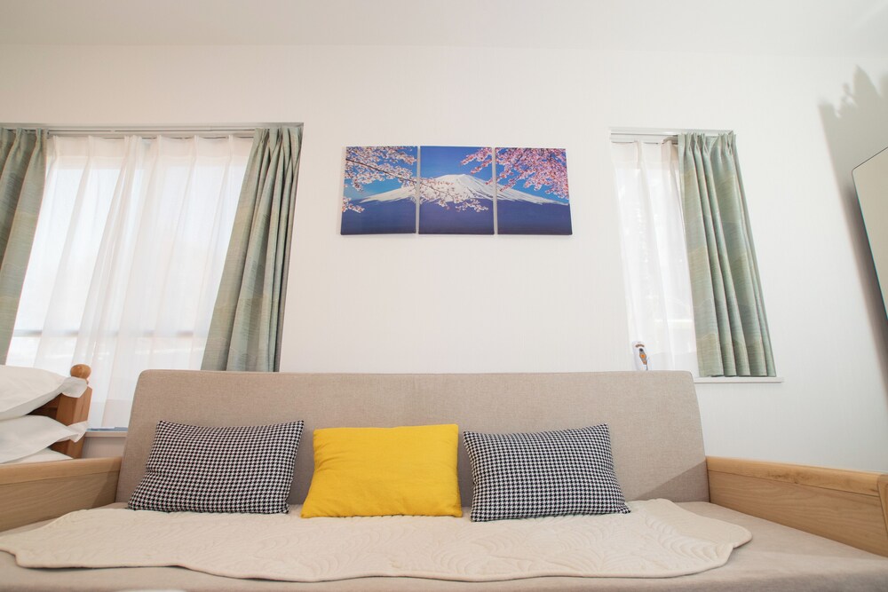 コンフォート アパートメント ダブルベッド 1 台ソファーベッド付き シティビュー 客室1 | 东京民宿 御縁宿