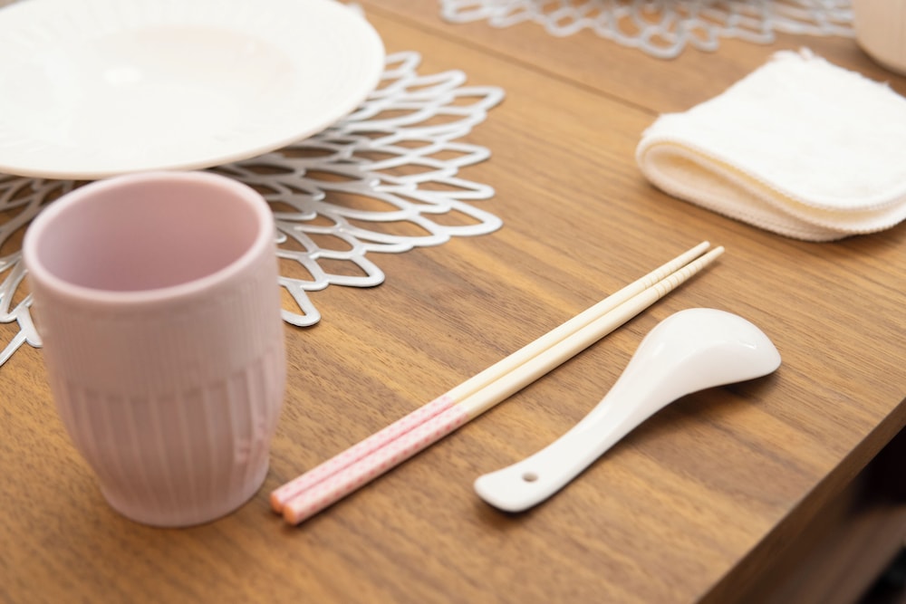 コンフォート アパートメント ダブルベッド 1 台ソファーベッド付き シティビュー 専用キッチン8 | 东京民宿 御縁宿