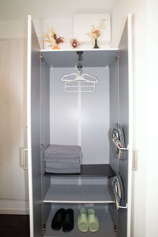 コンフォート アパートメント ダブルベッド 1 台ソファーベッド付き シティビュー 客室3 | 东京民宿 御縁宿