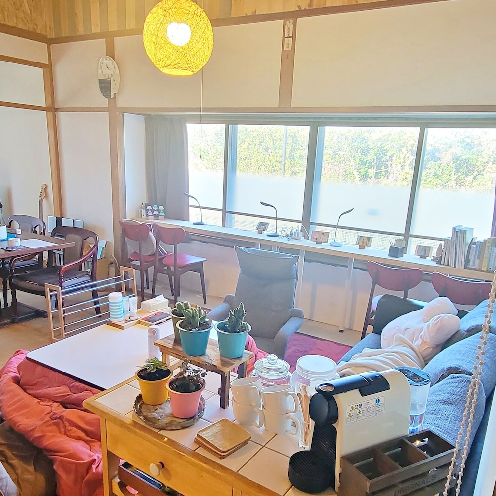 ファミリー ルーム リビング エリア2 | ゲストハウス＆シェアハウス カリマ安曇沓掛