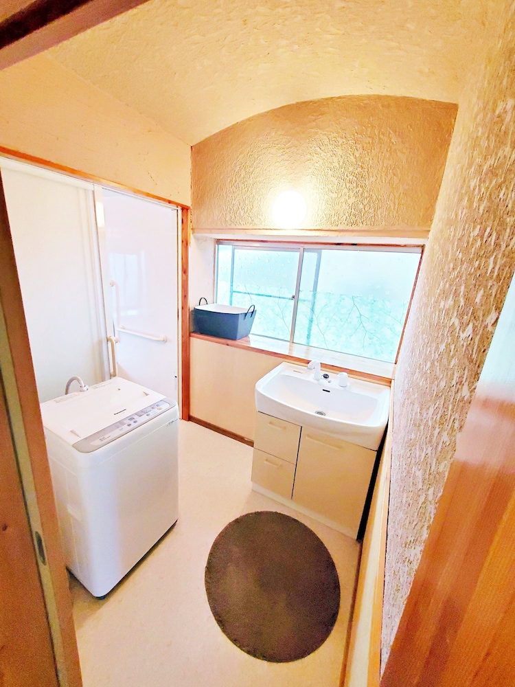 ベーシック トリプルルーム バスルーム0 | ゲストハウス＆シェアハウス カリマ安曇沓掛