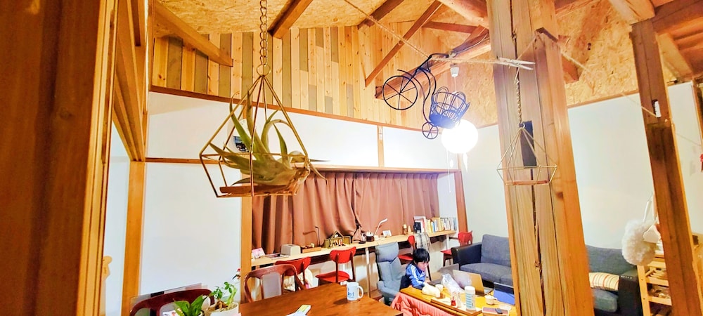 ベーシック トリプルルーム リビング エリア2 | ゲストハウス＆シェアハウス カリマ安曇沓掛