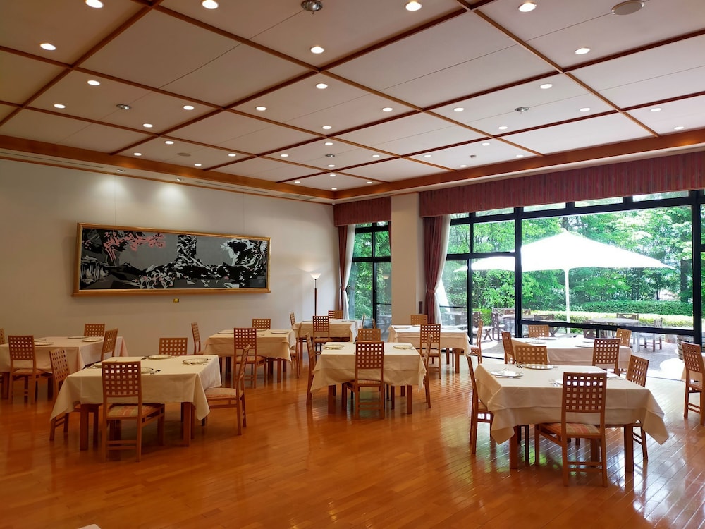 レストラン1 | 軽井沢芸術倶楽部