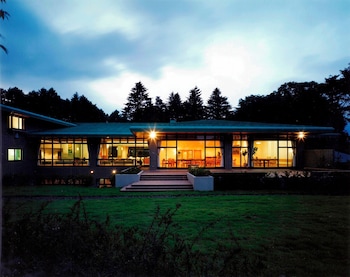 軽井沢芸術倶楽部