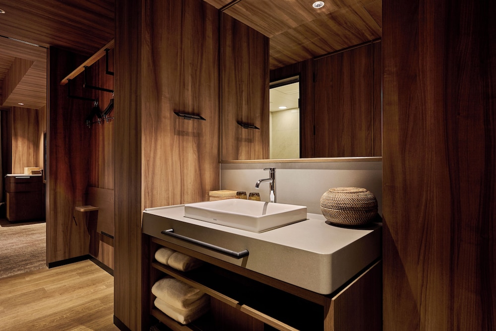 スーペリア　ツイン　禁煙 バスルーム0 | ザ ロイヤルパークホテル アイコニック 那覇