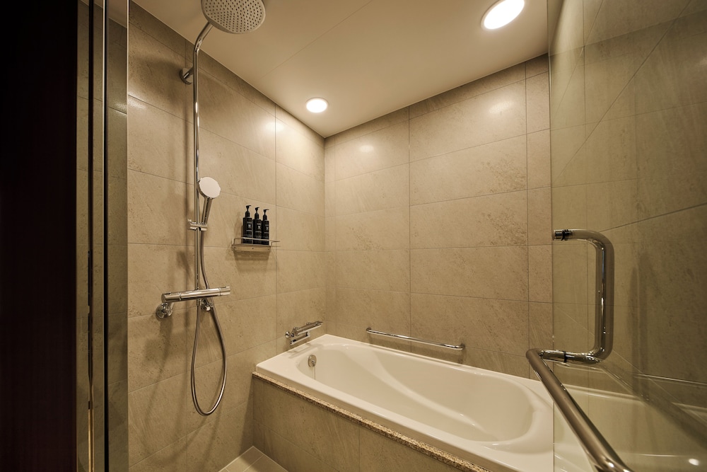 スーペリア　キング　禁煙 バスルーム0 | ザ ロイヤルパークホテル アイコニック 那覇