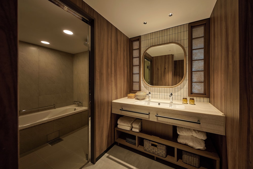 エグゼクティブフロア　デラックス　ツイン　禁煙 バスルーム0 | ザ ロイヤルパークホテル アイコニック 那覇