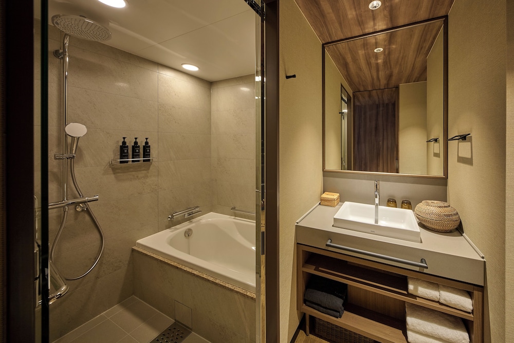 スーペリア　ツイン　禁煙 バスルーム1 | ザ ロイヤルパークホテル アイコニック 那覇