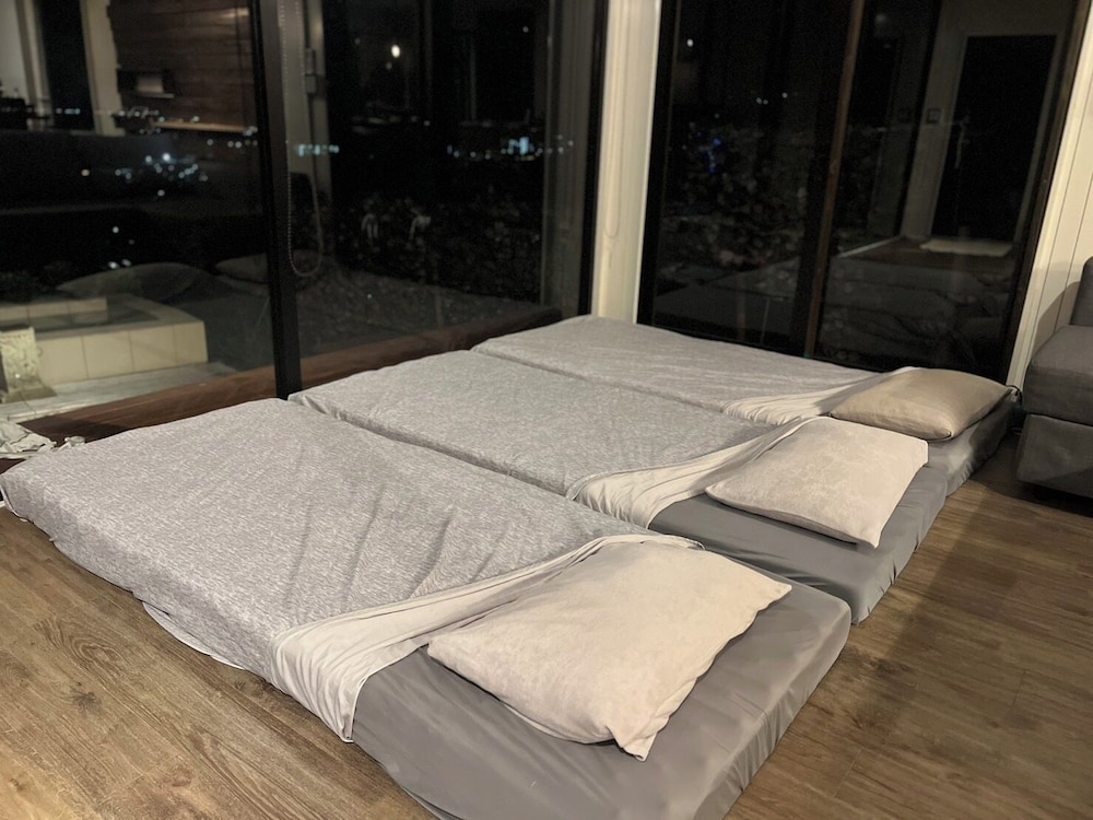 ベーシック ルーム シービュー 客室1 | 海が見える遊び場　The BooX