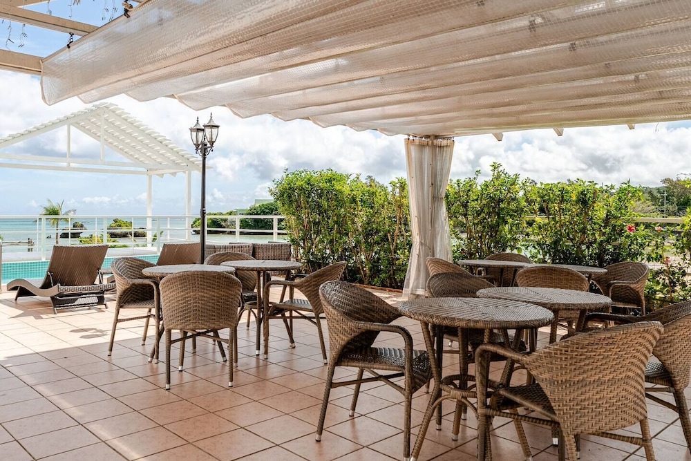 客室1 | ビーチフロントプール＆BBQテラス付の貸別荘 Anniversario