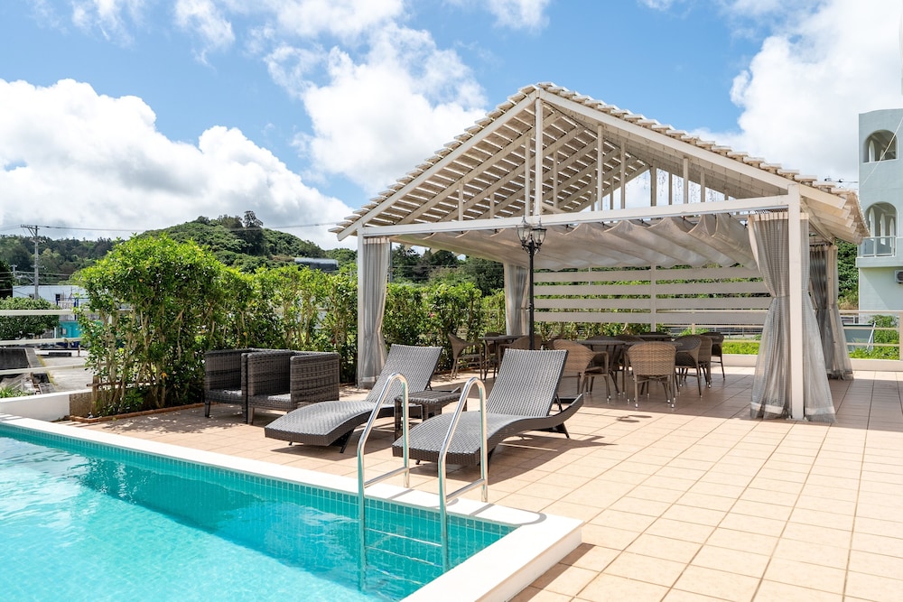 スーペリア ヴィラ 3 ベッドルーム オーシャンビュー 客室12 | ビーチフロントプール＆BBQテラス付の貸別荘 Anniversario