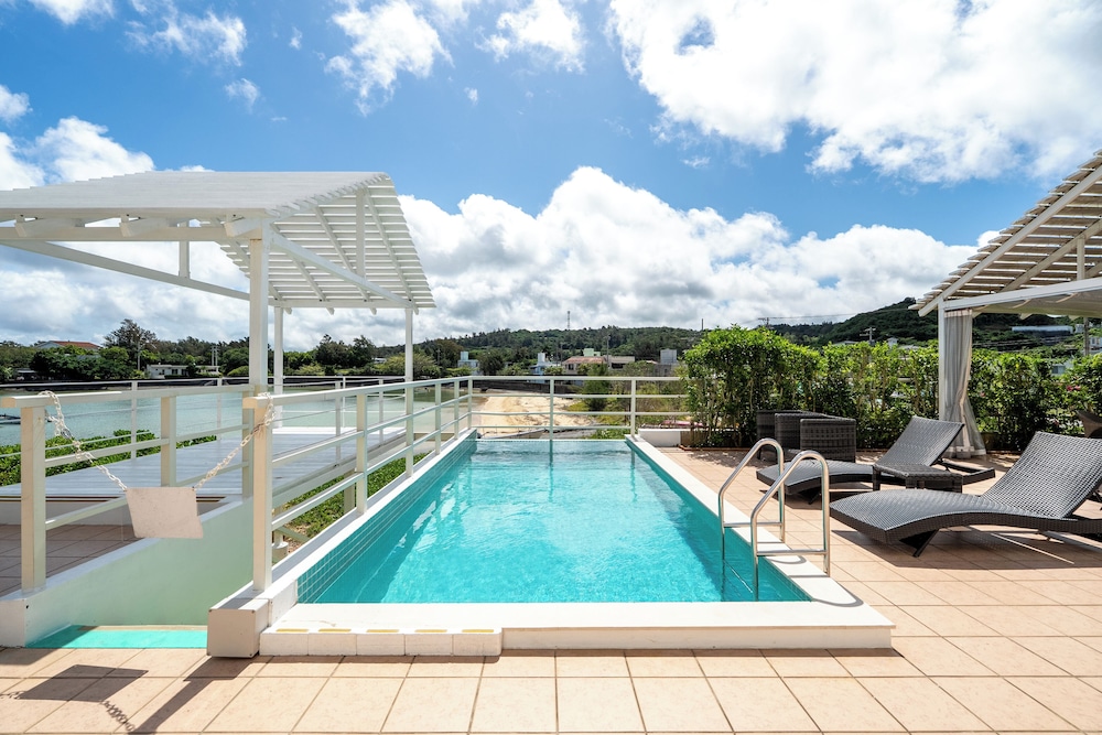 スーペリア ヴィラ 3 ベッドルーム オーシャンビュー 客室14 | ビーチフロントプール＆BBQテラス付の貸別荘 Anniversario