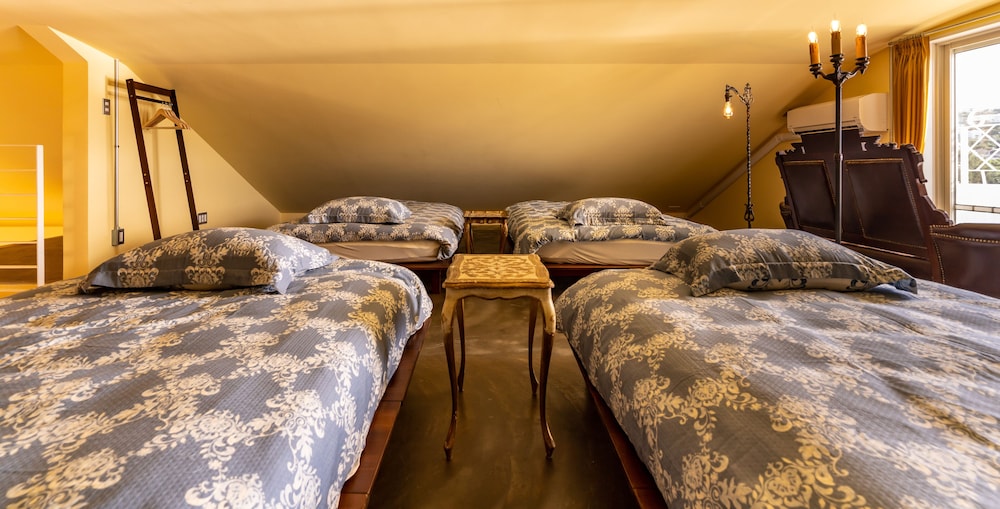 内装1 | ビーチフロントプール＆BBQテラス付の貸別荘 Anniversario