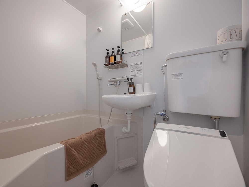 スタンダード ダブルルーム 禁煙 バスルーム0 | HOTEL R9 The Yard 山県